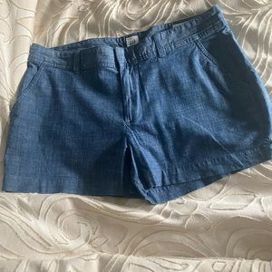 Gap City Shorts Size 10 Chambray made of a Chambray jean material.
